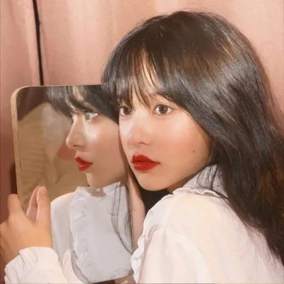 美丽的寡妇亲吻更好